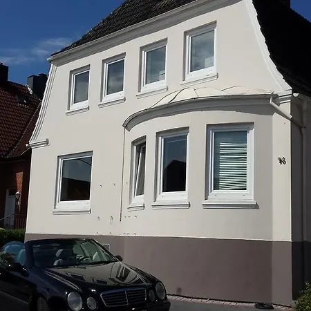 46 Apartment *